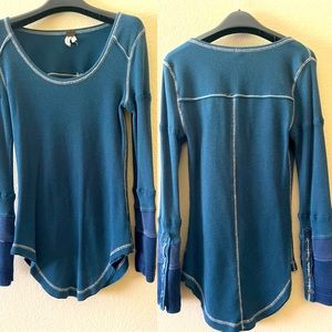 Teal long sleeves shirt